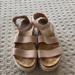 Steve Madden Sandals/Platforms